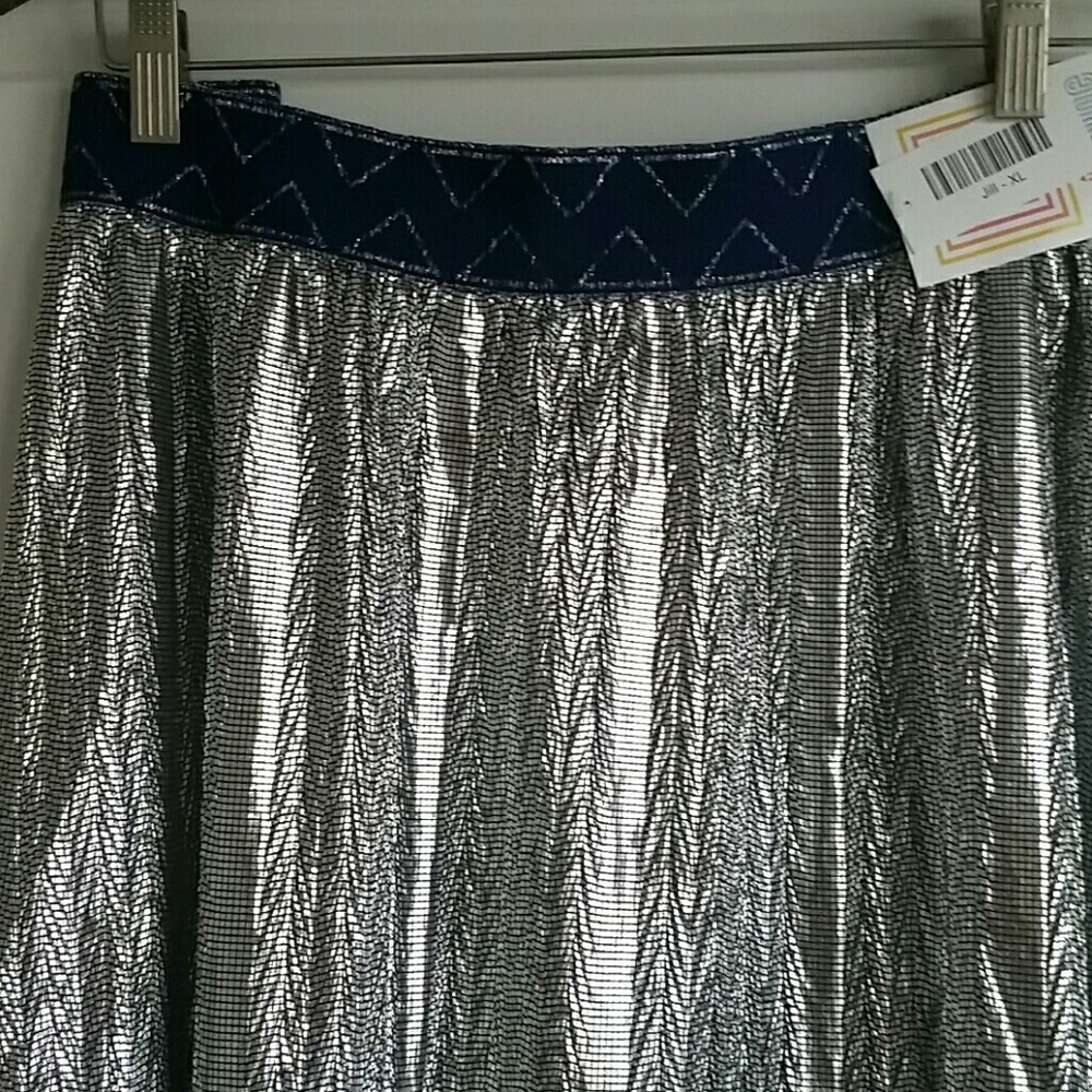 Lularoe. Jill silver metallic skirt. XL